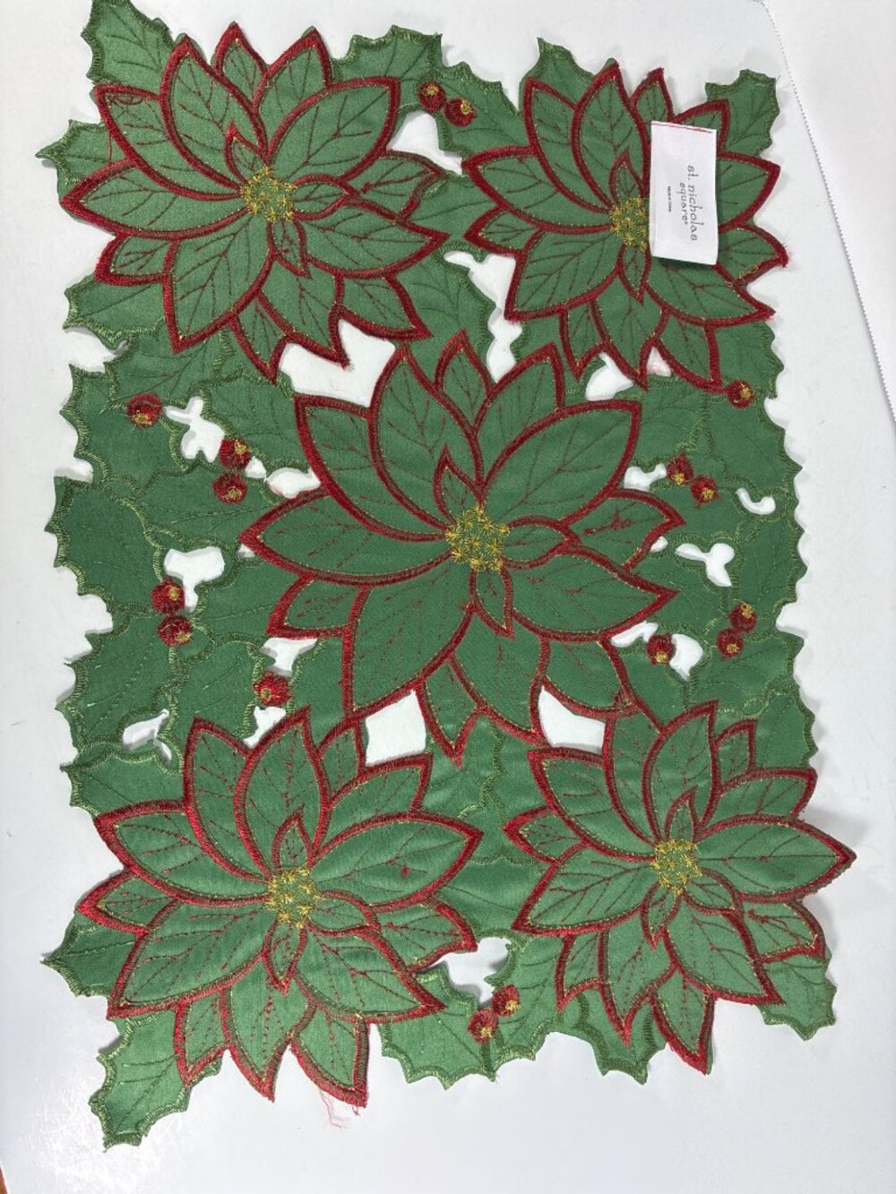 Set of 6 St. Nicholas Square Christmas Poinsettia Placemats Red Green Gold Glitt - Picture 5 of 10